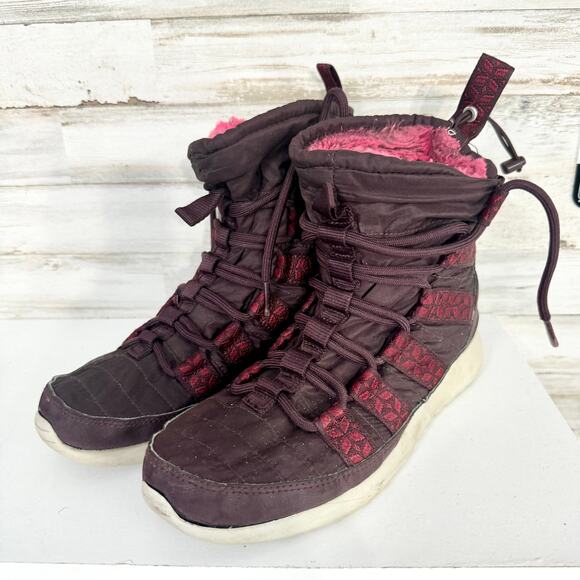 NIKE Women’s Roshe Run Hi Sneaker Boot Ankle Laced Boots Maroon Size 6 - Picture 2 of 7